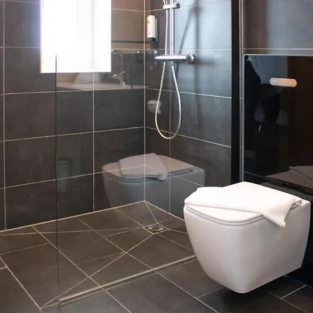 Fr By Wmm فندق *